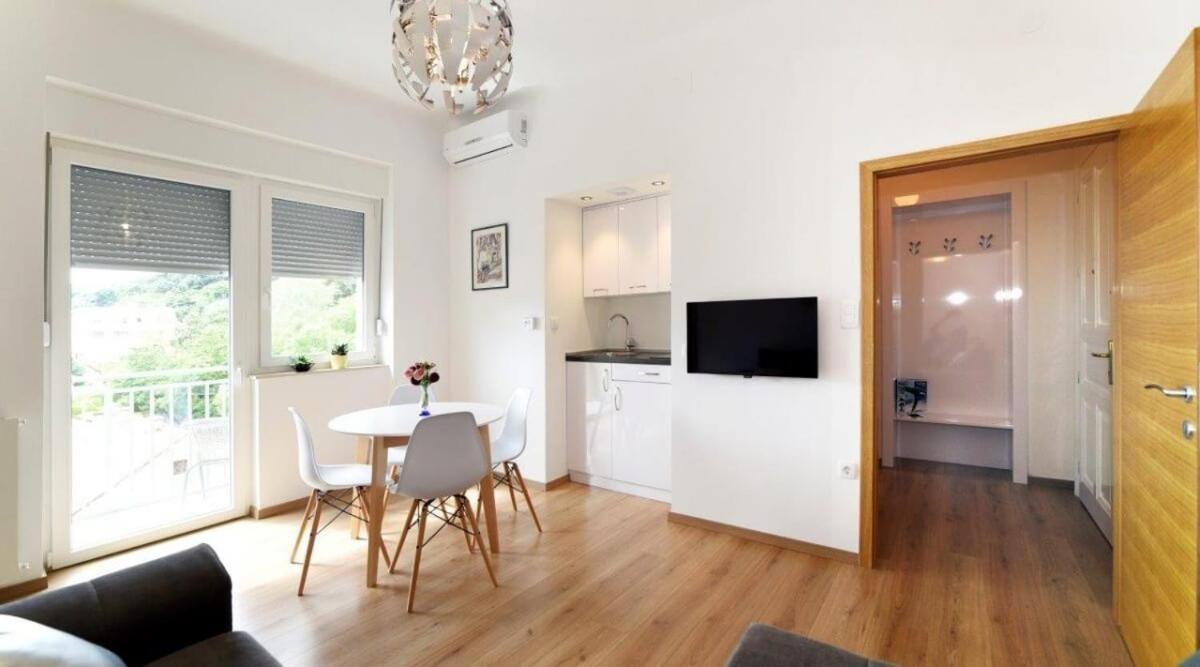 City 1 Apartment In The Center Of ซาเกร็บ ภายนอก รูปภาพ