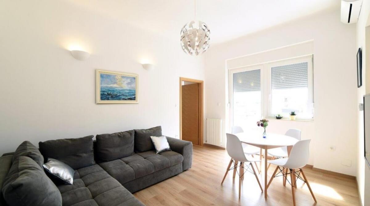 City 1 Apartment In The Center Of ซาเกร็บ ภายนอก รูปภาพ